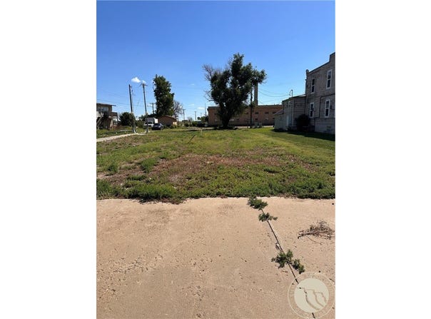 10 S 1st Street E, Baker, MT 59313
