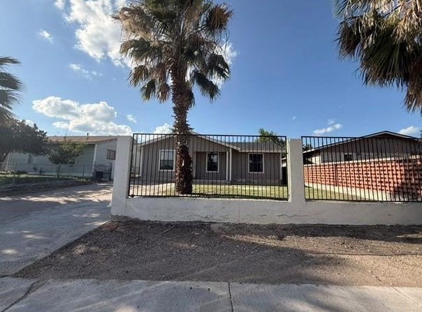 1981 Hoover St., Eagle Pass, TX 78852
