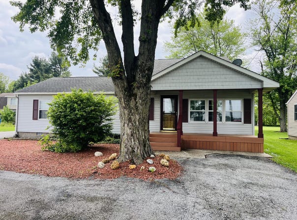 602 W St Rd 8, Hebron, IN 46341