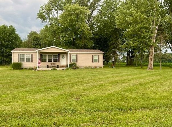 4734 N. 250th St., Oblong, IL 62449