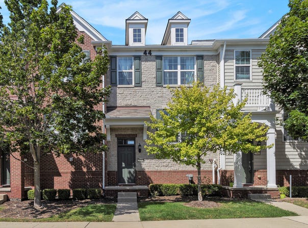 27912 Middleton Drive, Novi, MI 48377