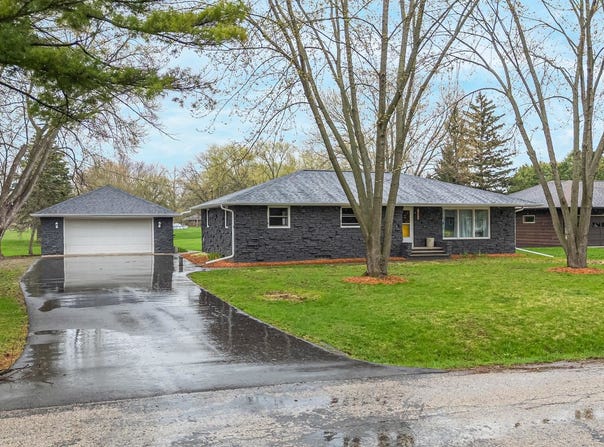 1034 S RIDGE Lane, APPLETON, WI 54914