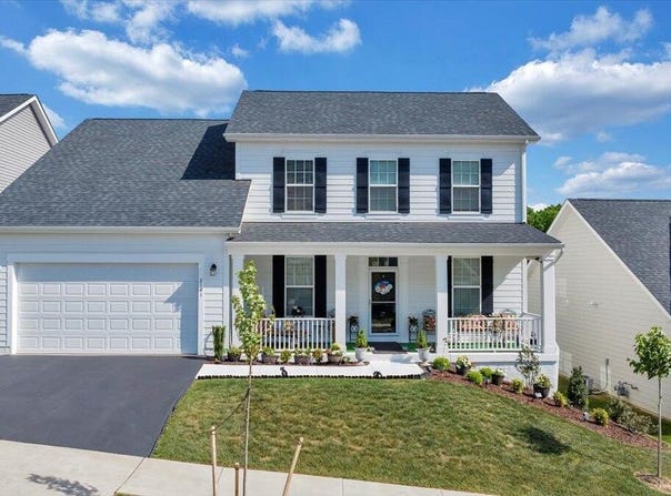 2141 Kings Walk DR NE, Roanoke, VA 24012