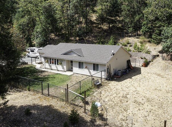5334 Griffin Creek Road, Medford, OR 97501