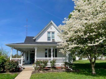 201 5th Street, Carmi, IL 62821