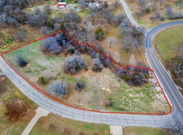 4453 Country Hill Road, Fort Worth, TX 76140