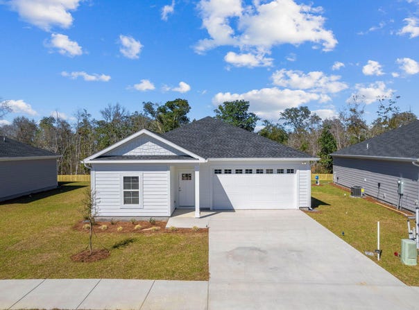 72 Riverwalk Circle, Freeport, FL 32439