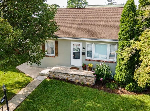 525 LOCUST STREET, HANOVER, PA 17331