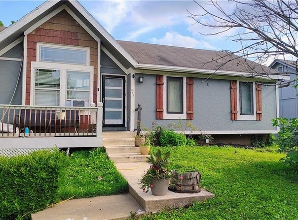 397 W Johnston Street, Olathe, KS 66061
