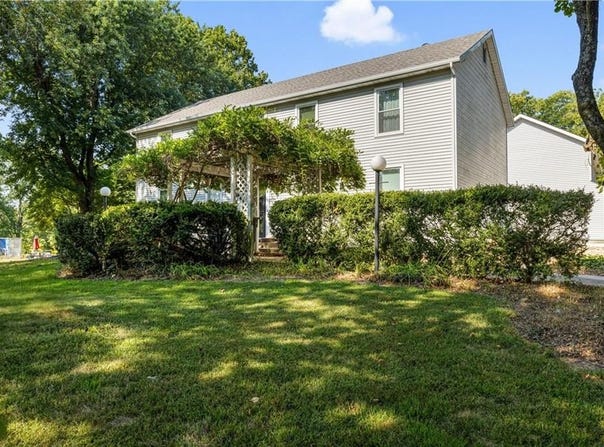 3106 N Miller Drive, Independence, MO 64058
