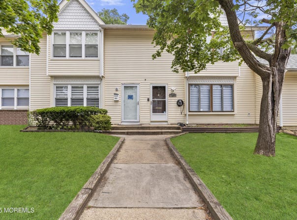129 Tudor Court, Lakewood, NJ 08701