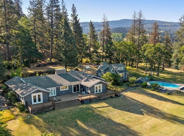 400 CHERRY HILL Dr, Mosier, OR 97040