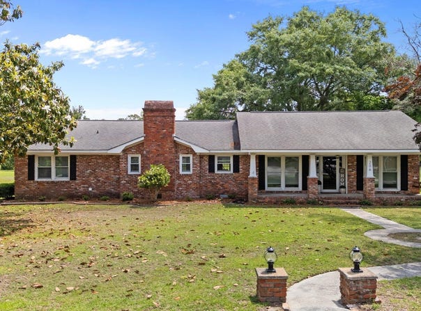 206 Brentwood Court, New Bern, NC 28562