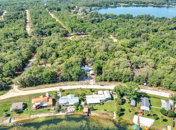 185 Violet Circle, Interlachen, FL 32148