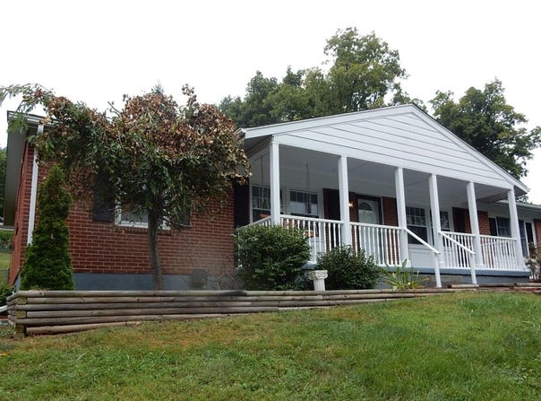 85 ROUTIER HILL RD, HOT SPRINGS, VA 24445