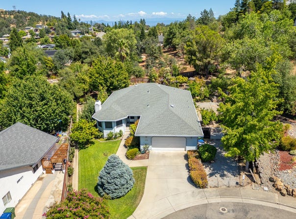 1475 Gladstone Court, Redding, CA 96001