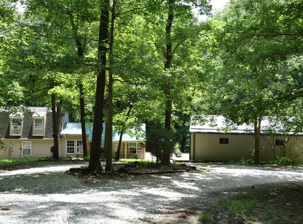 835 N Woodland Circle, Bloomfield, IN 47424