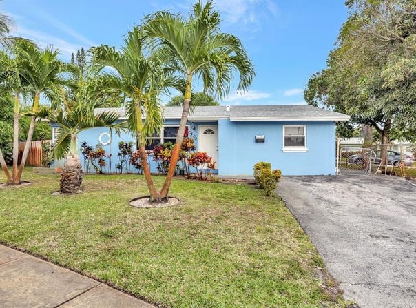 400 SW 14th Pl, Deerfield Beach, FL 33441