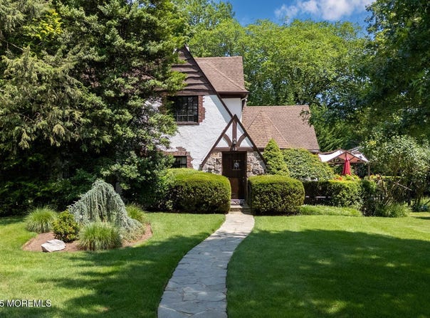 12 Garden Road, Little Silver, NJ 07739