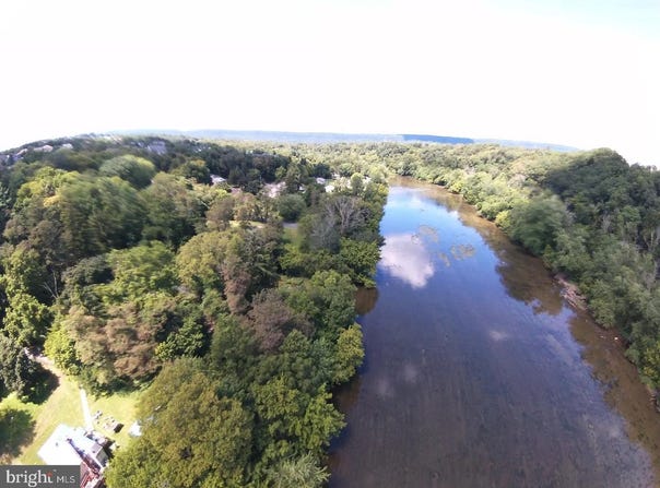 1091 OYSTER MILL ROAD, CAMP HILL, PA 17011