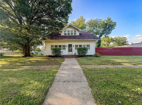 602 E 4th Street, Cherryvale, KS 67335