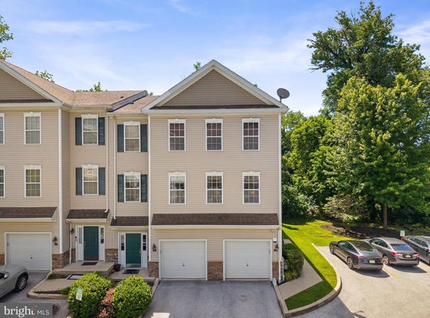 14-A HILLVIEW Circle, LANSDOWNE, PA 19050