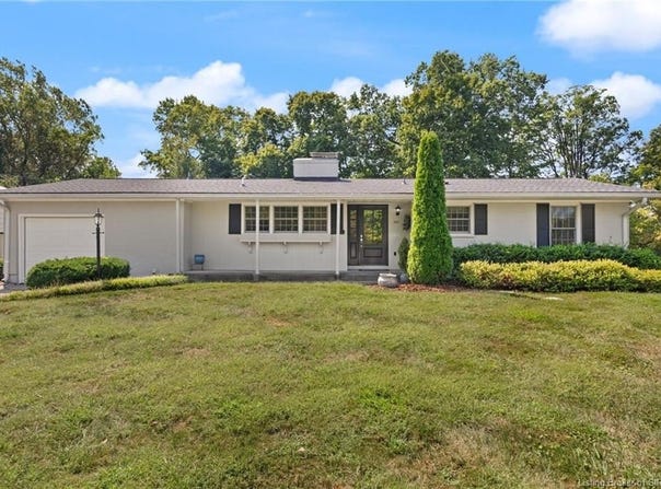 3327 Buffalo Trail, Floyds Knobs, IN 47119