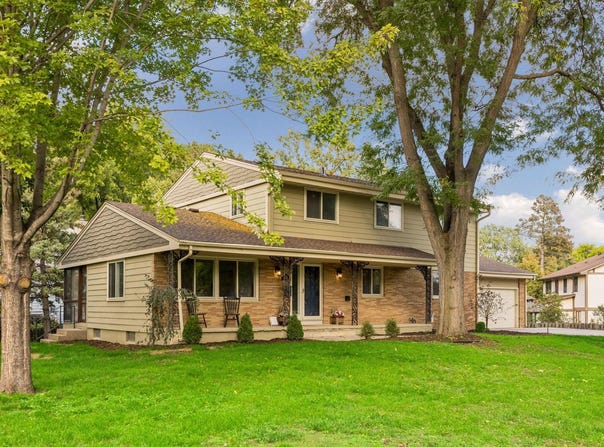 1525 Saint Croix Circle, Golden Valley, MN 55422
