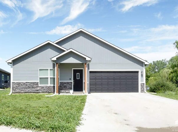 1332 Sutter Woods Road, Junction City, KS 66441