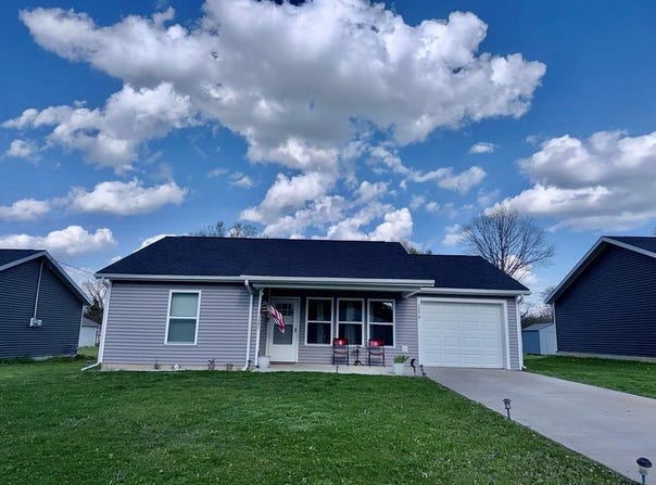 1176 Dillon Rd, Mansfield, OH 44906