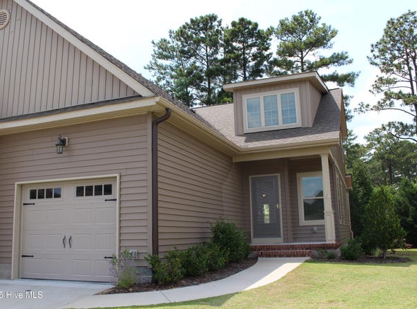 16 Cypress Circle, Southern Pines, NC 28387