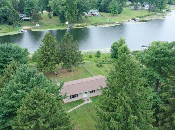 52400 Susan Lane, Dowagiac, MI 49047