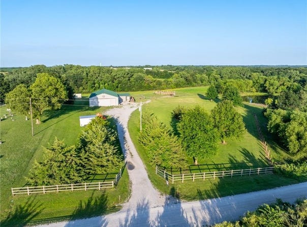 23058a 160 Street, Altamont, MO 64620