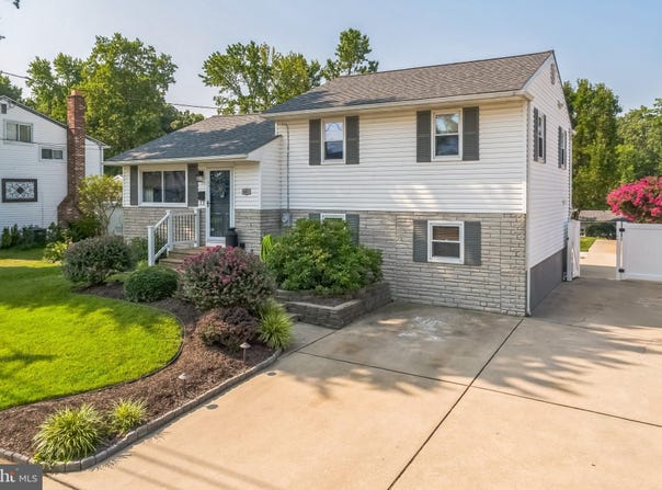 841 W 3RD AVENUE, RUNNEMEDE, NJ 08078
