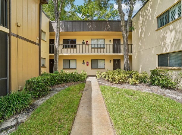11722 RAINTREE LAKE Lane, TEMPLE TERRACE, FL 33617