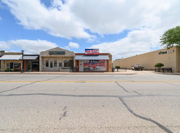 312 E 3RD STREET, Burkburnett, TX 76354