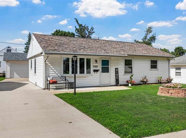 1140 31st St NE, CedarRapids, IA 52402