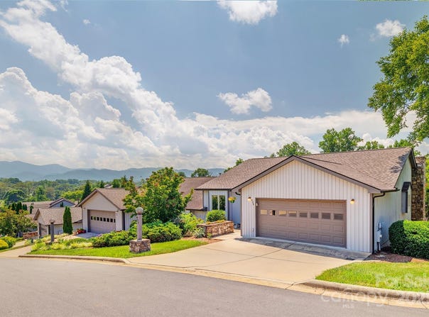 433 Kyfields Drive, Weaverville, NC 28787