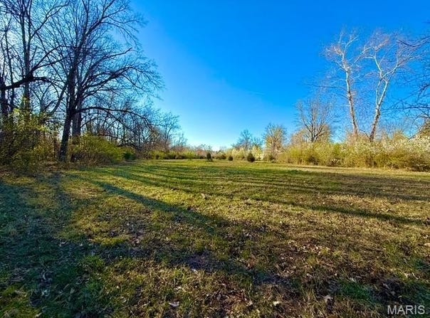 231 Ries Road, Ballwin, MO 63021