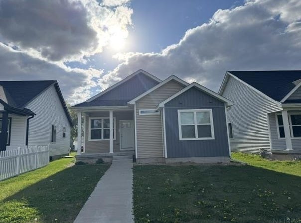 109 Coral Drive, Waterloo, IA 50701