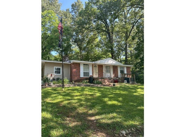 11 S Ontario Drive, Cherokee Village, AR 72529