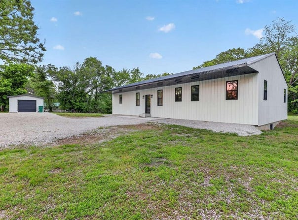 938 Post Oak Road, Willow Springs, MO 65793