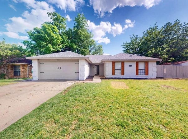 901 Larue Drive, Cedar Hill, TX 75104