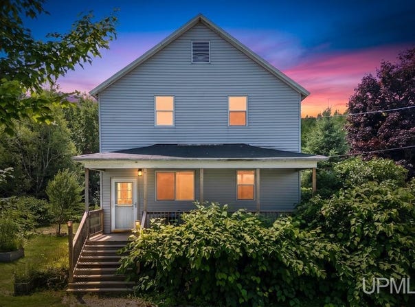 7149 County 426 M.5 Road, Gladstone, MI 49837