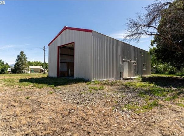 305 N MAIN ST, Halfway, OR 97834