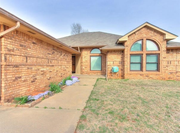 320 N Jasper Way, Mustang, OK 73064