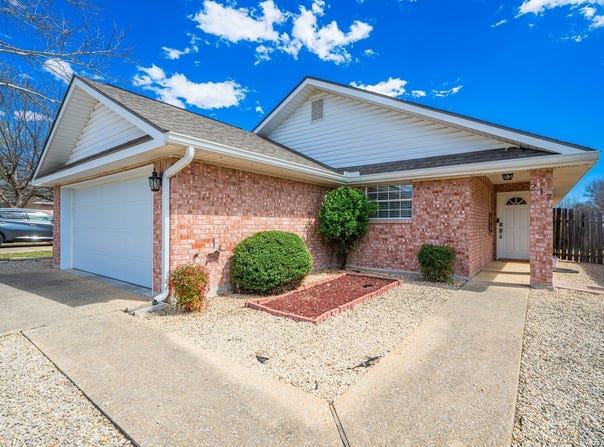 217 CORONADO CIR, Kerrville, TX 78028