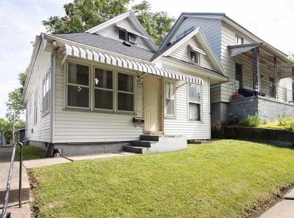 708 E 8th St, Muscatine, IA 52761
