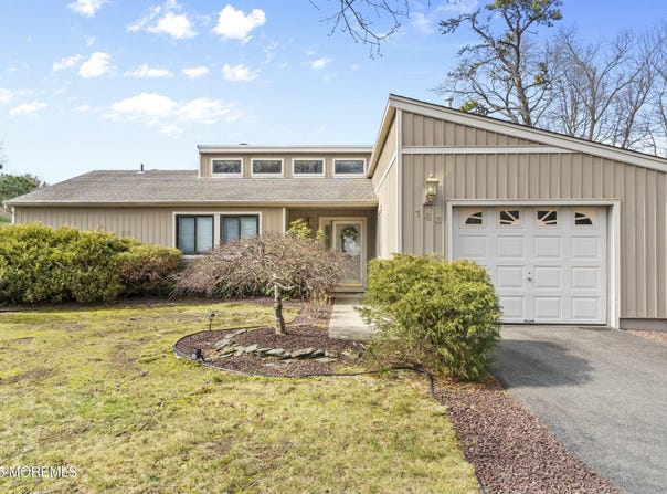 183 Hidden Court, Old Bridge, NJ 08857