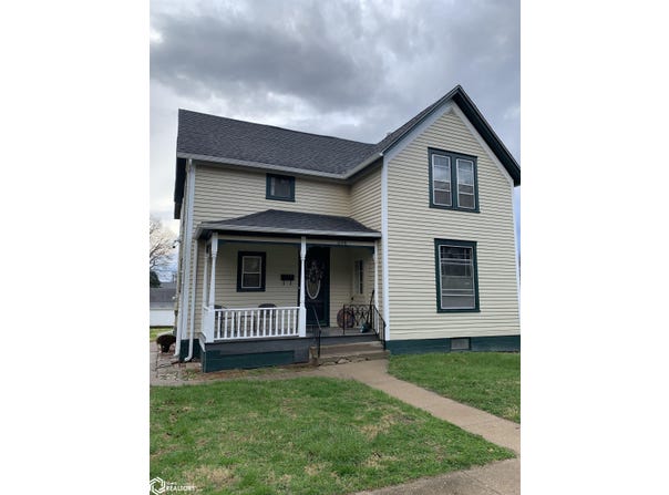 1106 Avenue C, Fort Madison, IA 52627